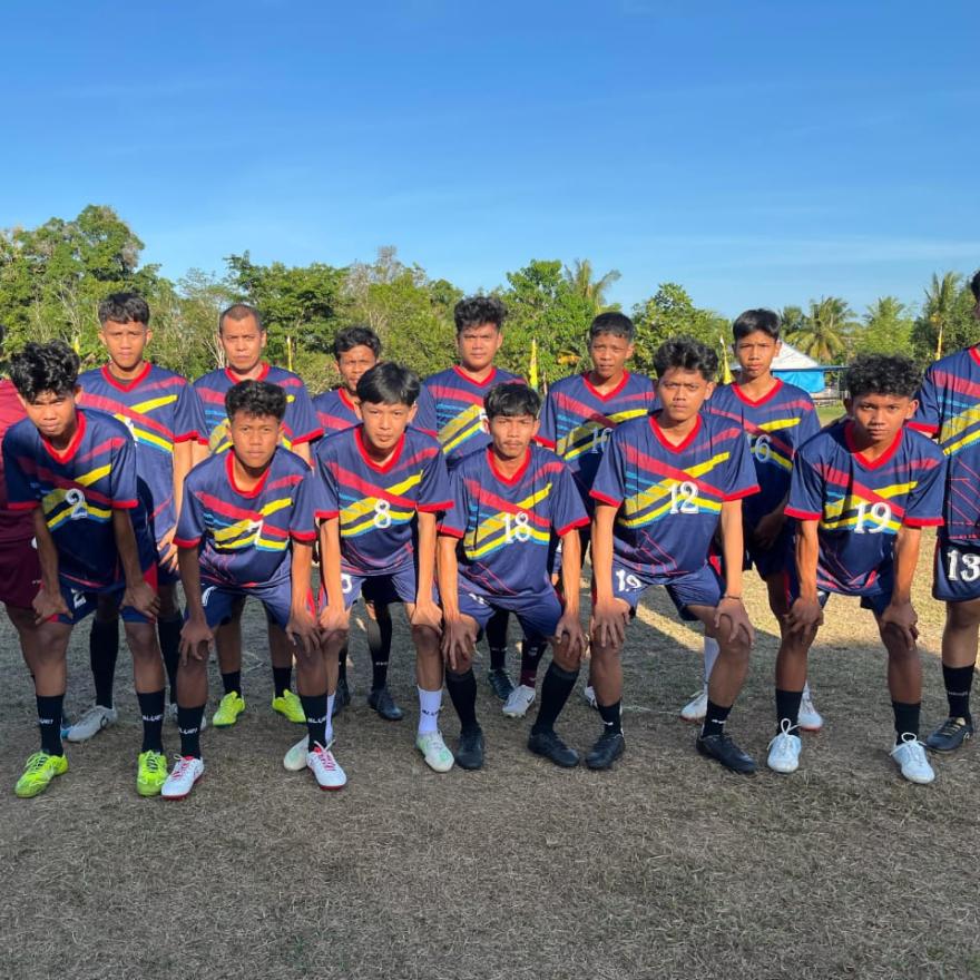 ⚽ Semangat Merah Putih: Pemuda Mamminasae Beradu Keterampilan di Lapangan Andi Poci